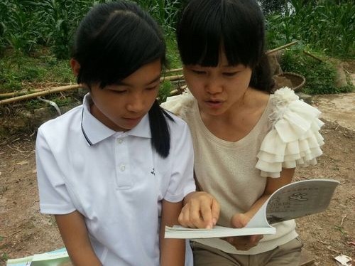 重庆涪陵：14岁女孩人生坎坷 师院附中重圆读书梦